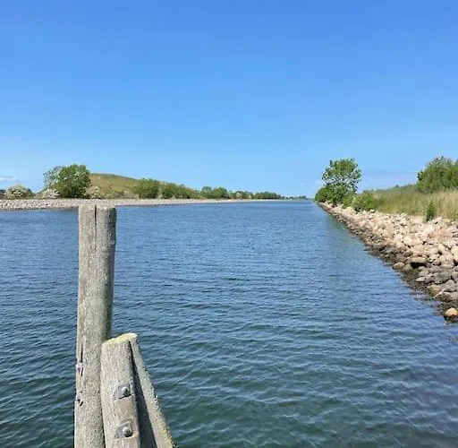 Apartment Fjordhytten. Rebuild Train Wagon From 1937.
