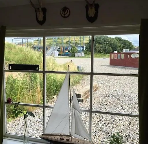 Apartment Fjordhytten. Rebuild Train Wagon From 1937.